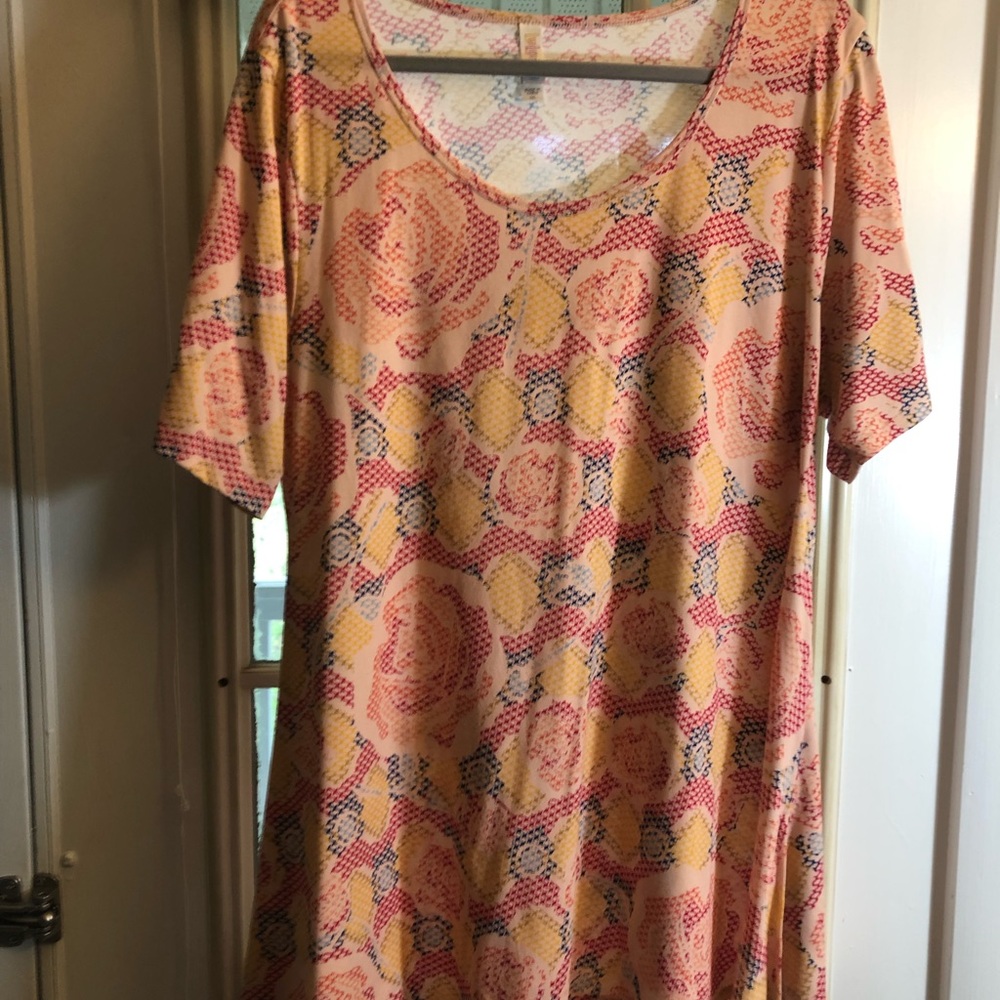 Pretty pink pixel floral perfect tee LuLaRoe